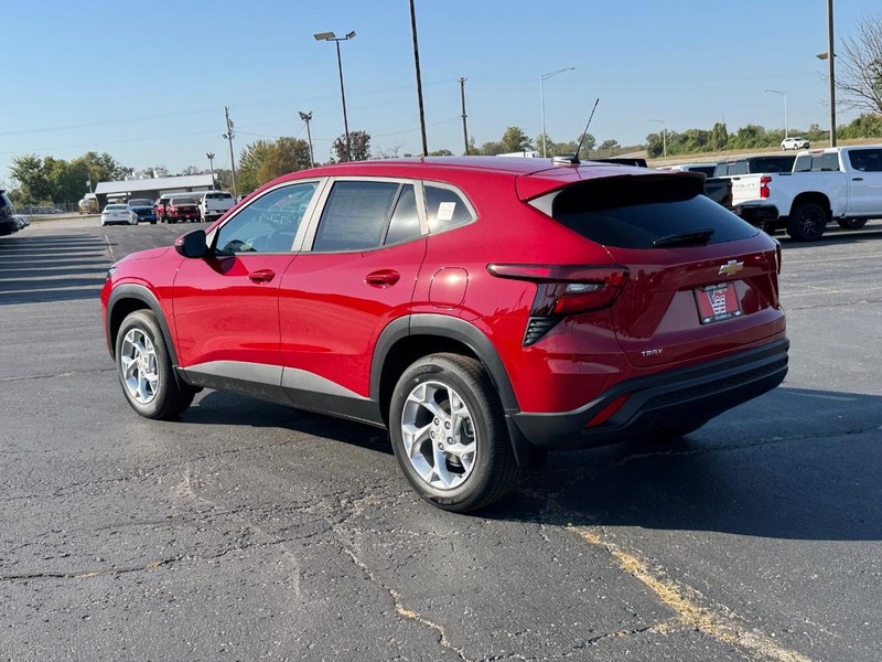 Chevrolet Trax Vehicle Full-screen Gallery Image 3