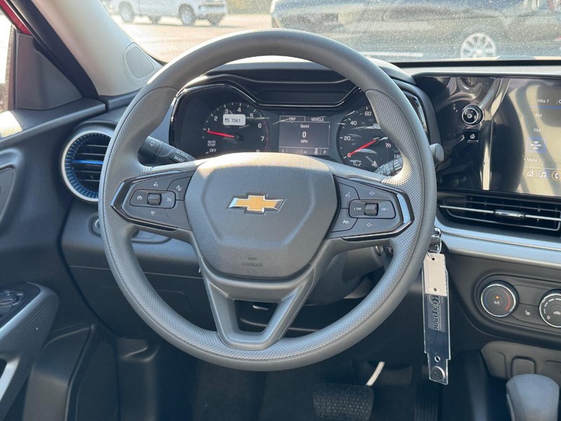 Chevrolet Trax Vehicle Full-screen Gallery Image 7