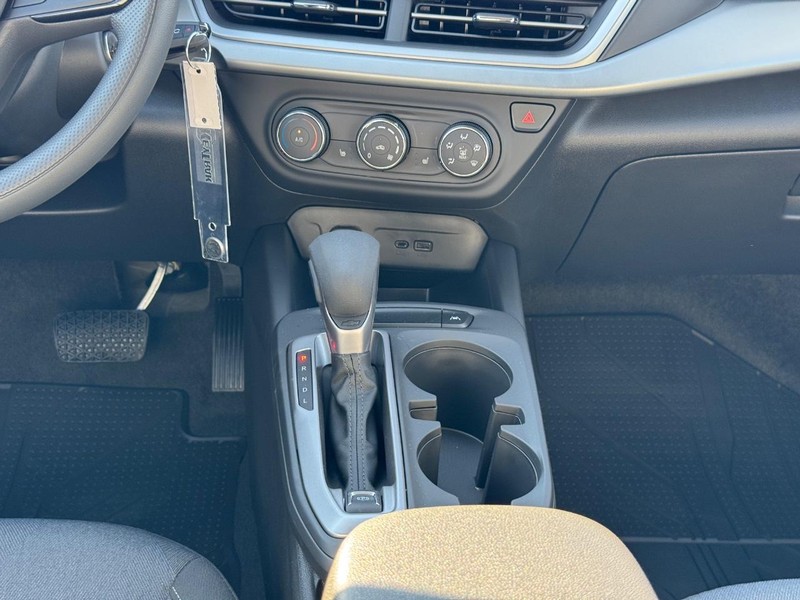 Chevrolet Trax Vehicle Full-screen Gallery Image 9