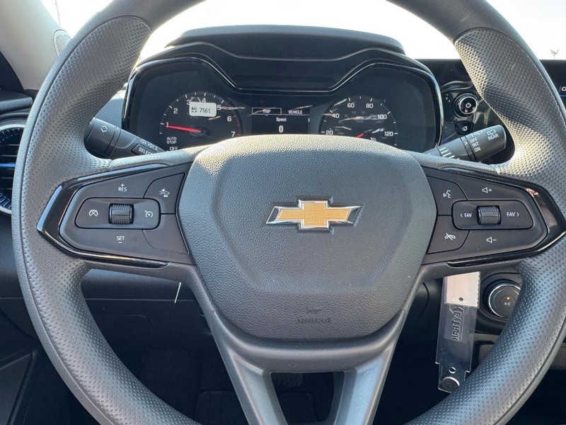 Chevrolet Trax Vehicle Full-screen Gallery Image 12