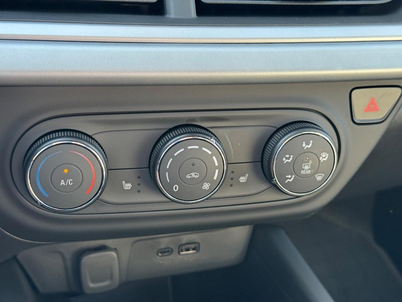 Chevrolet Trax Vehicle Full-screen Gallery Image 15