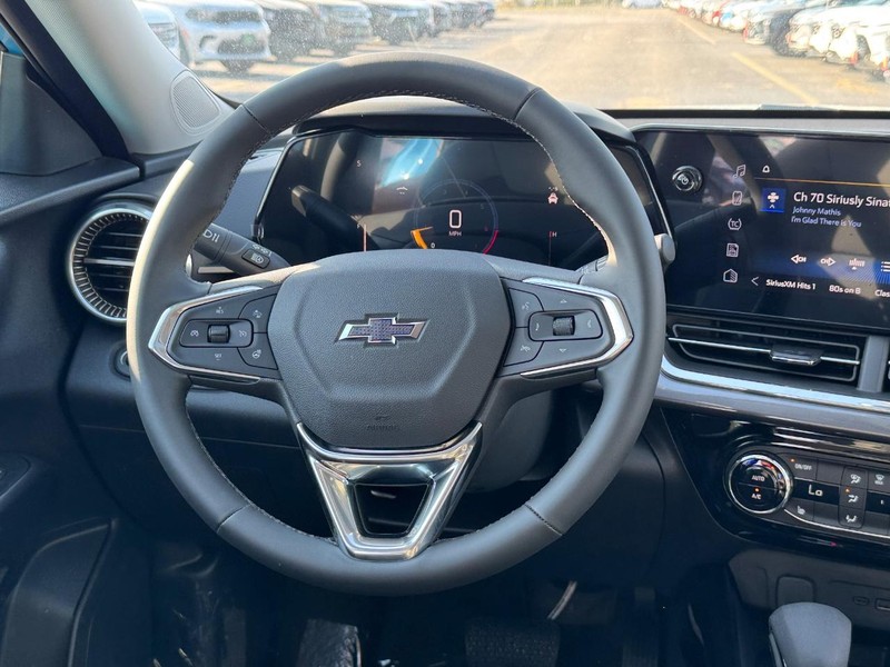 Chevrolet Trax Vehicle Full-screen Gallery Image 8