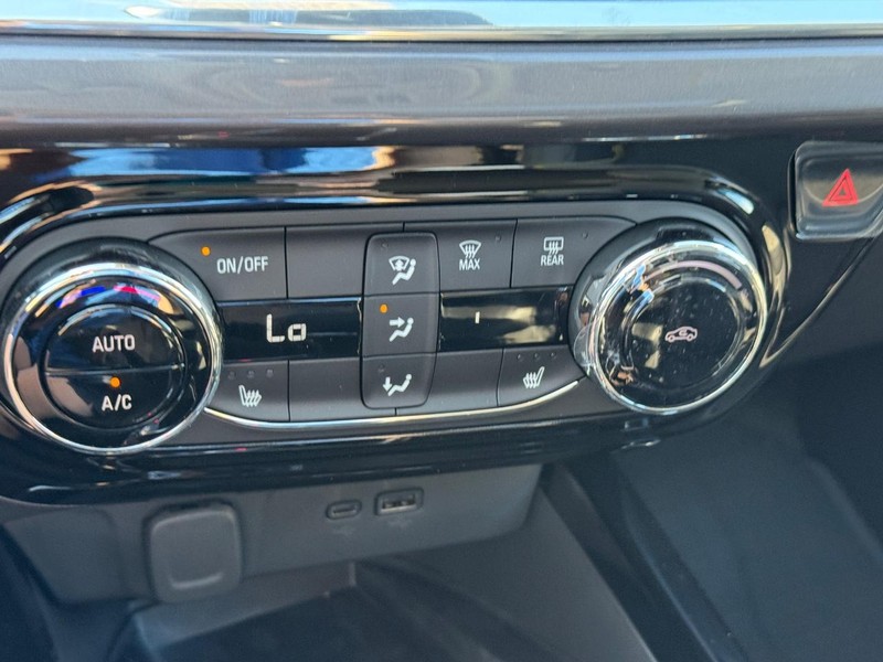 Chevrolet Trax Vehicle Full-screen Gallery Image 16