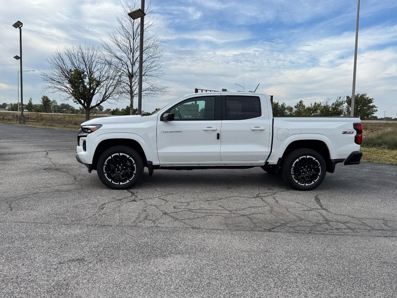 Chevrolet Colorado Vehicle Full-screen Gallery Image 2