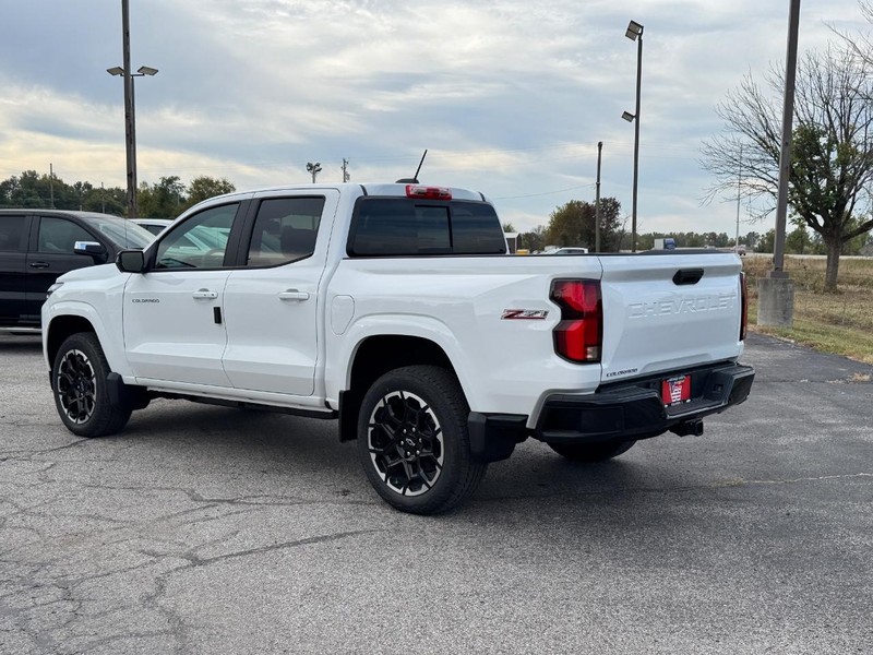 Chevrolet Colorado Vehicle Full-screen Gallery Image 3