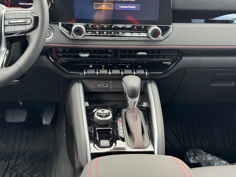 Chevrolet Colorado Vehicle Full-screen Gallery Image 9