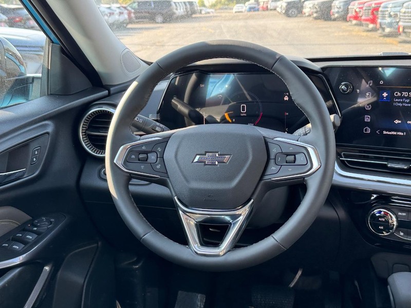 Chevrolet Trax Vehicle Full-screen Gallery Image 8