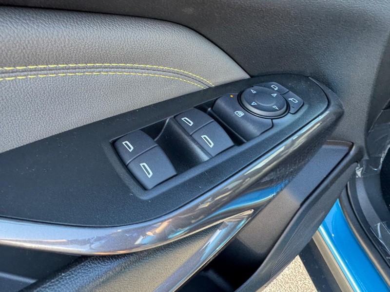 Chevrolet Trax Vehicle Full-screen Gallery Image 12