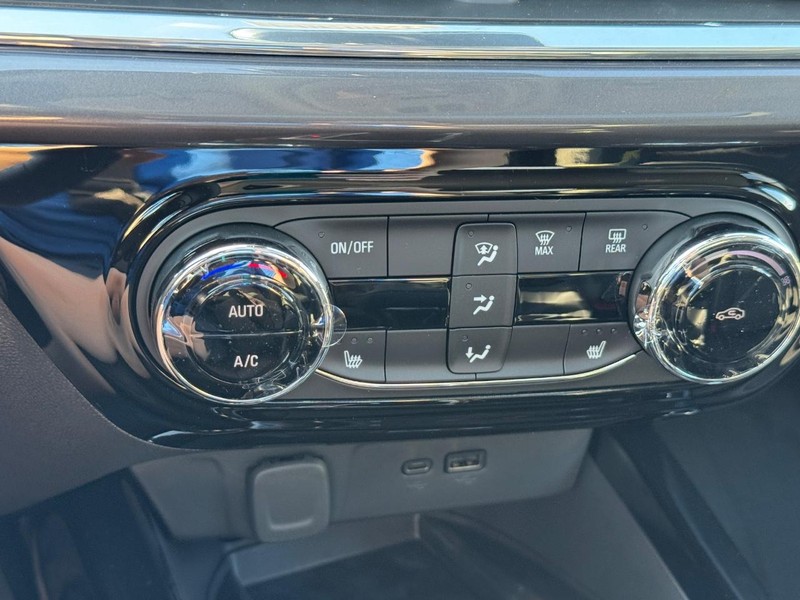 Chevrolet Trax Vehicle Full-screen Gallery Image 16