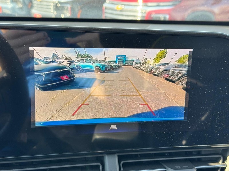 Chevrolet Trax Vehicle Full-screen Gallery Image 17