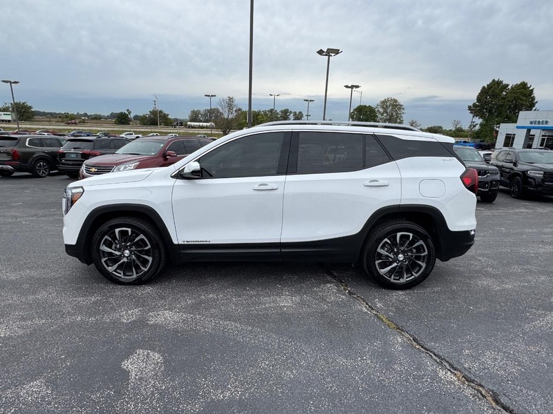 GMC Terrain Vehicle Full-screen Gallery Image 2