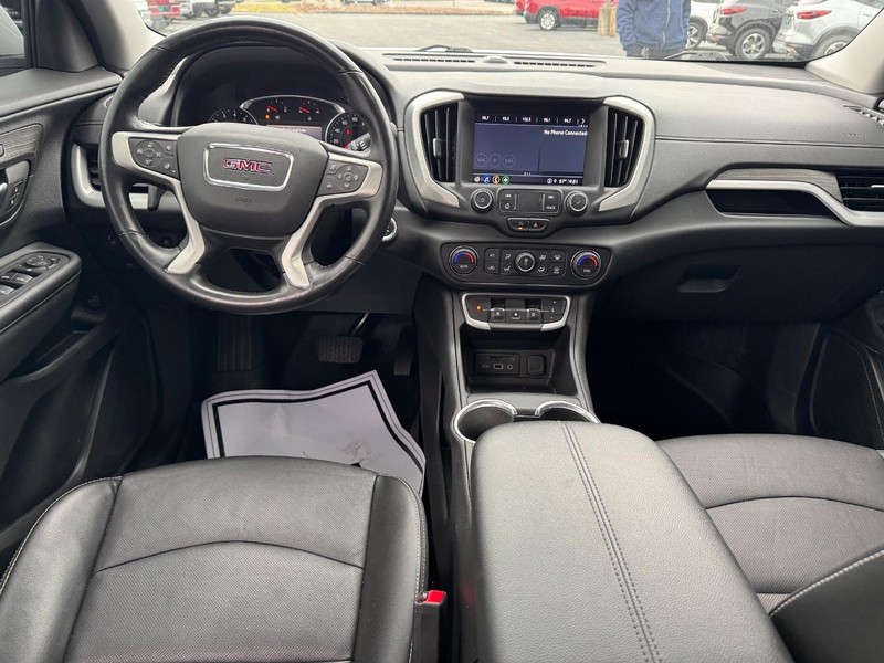 GMC Terrain Vehicle Full-screen Gallery Image 10