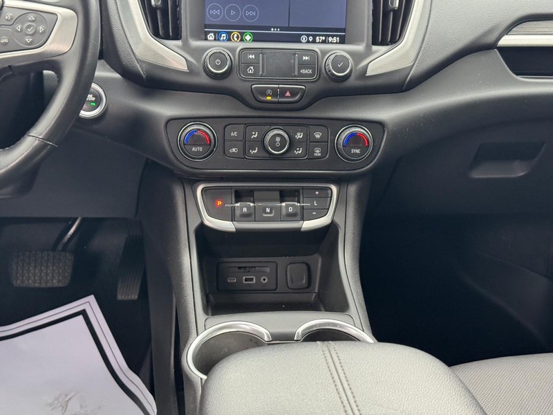 GMC Terrain Vehicle Full-screen Gallery Image 14