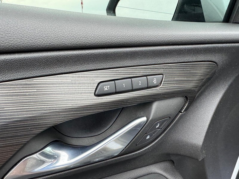 GMC Terrain Vehicle Full-screen Gallery Image 17