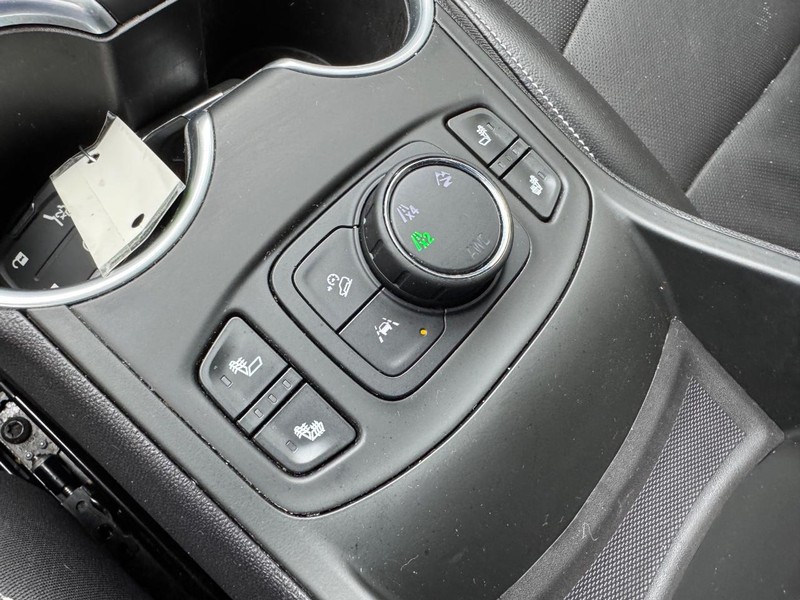 GMC Terrain Vehicle Full-screen Gallery Image 18