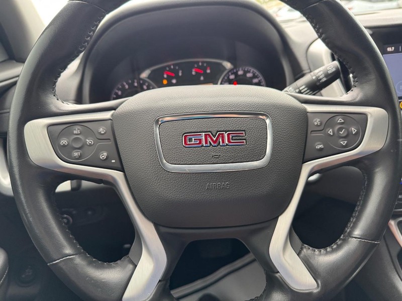 GMC Terrain Vehicle Full-screen Gallery Image 19