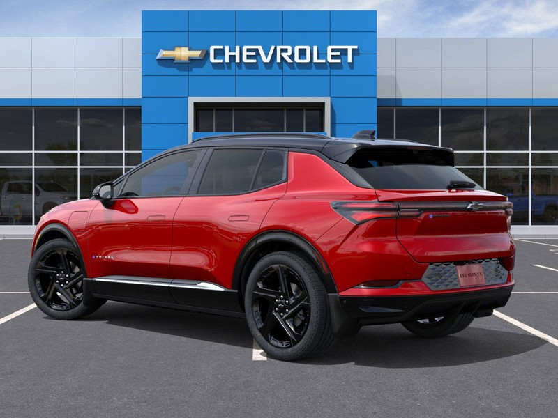 Chevrolet Equinox EV Vehicle Full-screen Gallery Image 3