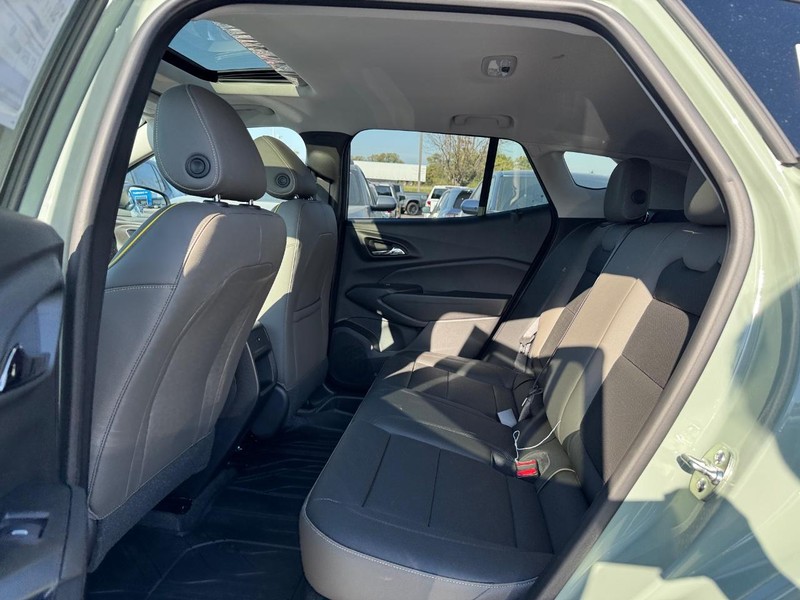 Chevrolet Trax Vehicle Full-screen Gallery Image 5