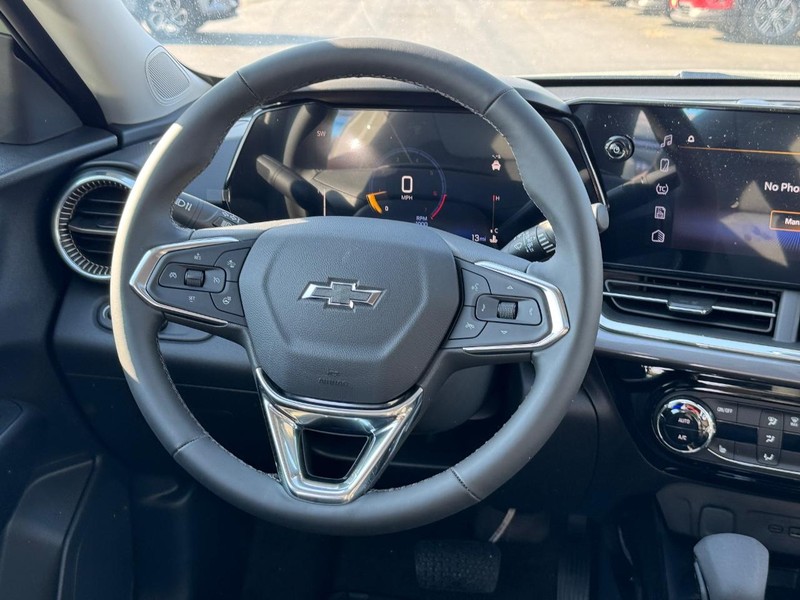 Chevrolet Trax Vehicle Full-screen Gallery Image 8