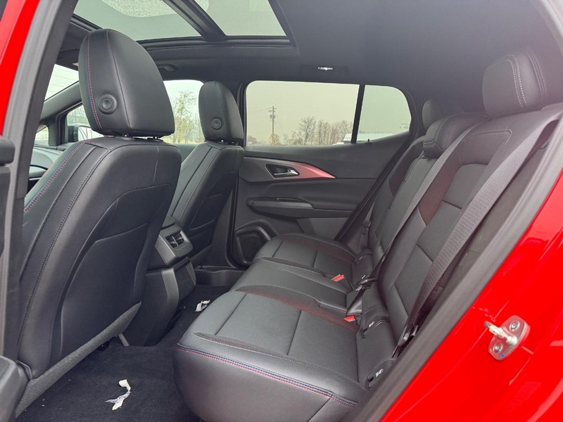 Chevrolet Equinox EV Vehicle Full-screen Gallery Image 5