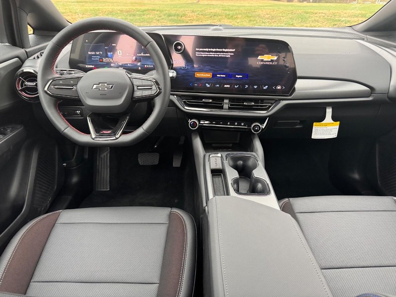 Chevrolet Equinox EV Vehicle Full-screen Gallery Image 7