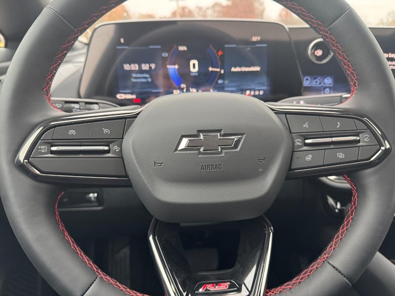 Chevrolet Equinox EV Vehicle Full-screen Gallery Image 13