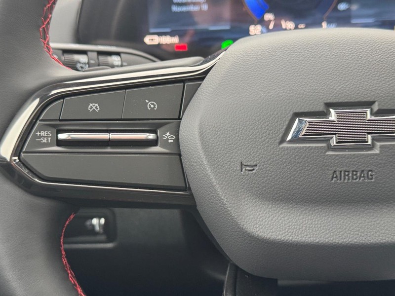 Chevrolet Equinox EV Vehicle Full-screen Gallery Image 14