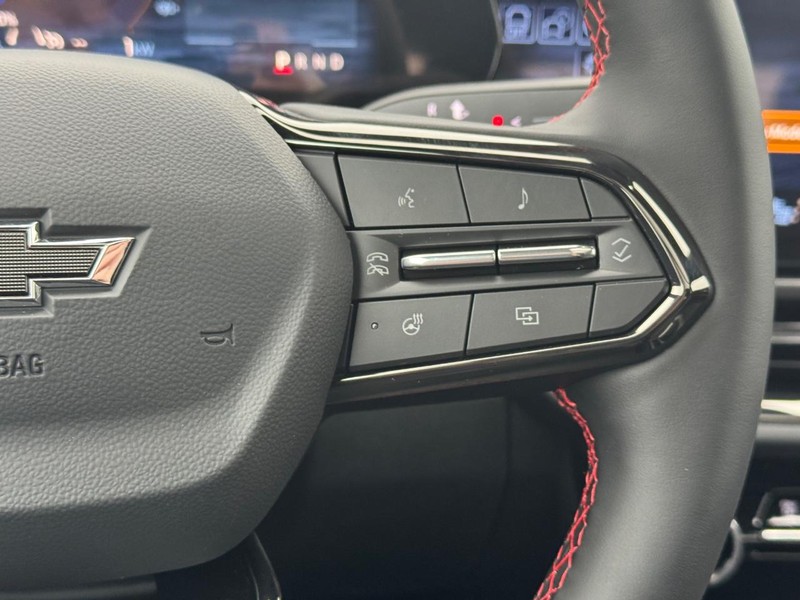 Chevrolet Equinox EV Vehicle Full-screen Gallery Image 15