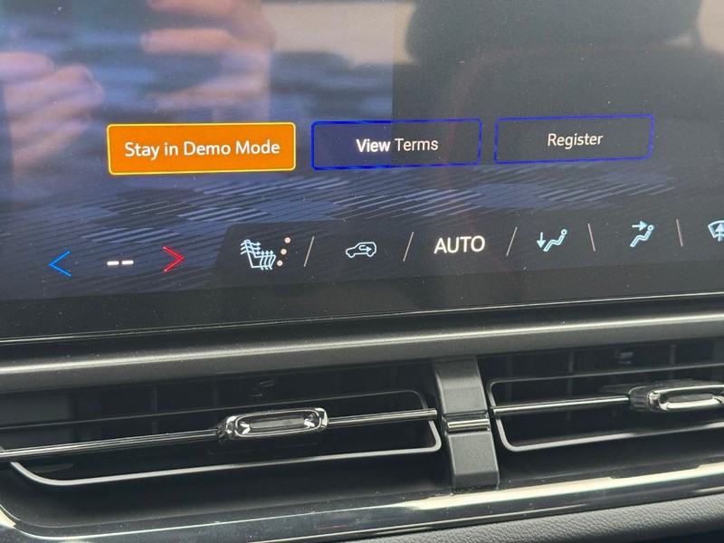 Chevrolet Equinox EV Vehicle Full-screen Gallery Image 16