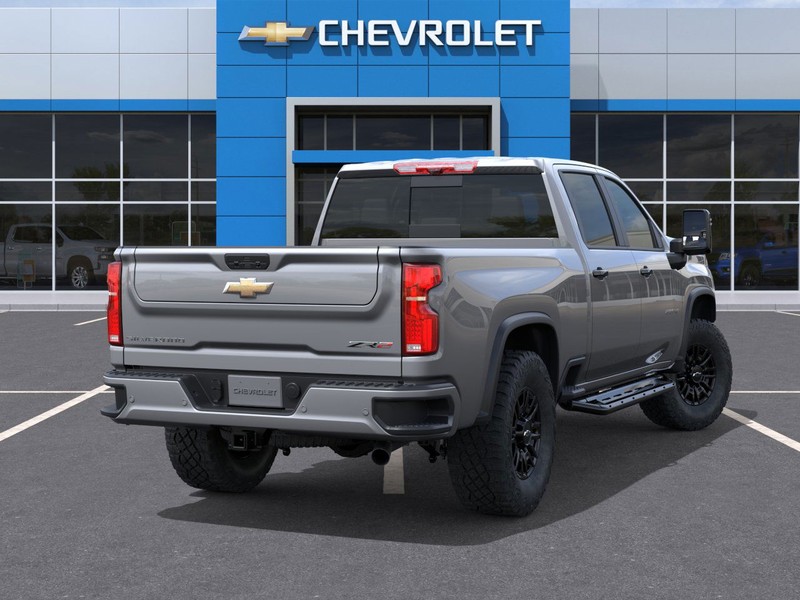 Chevrolet Silverado 2500HD Vehicle Full-screen Gallery Image 4