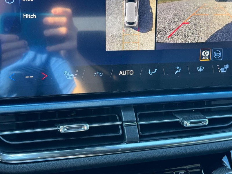 Chevrolet Equinox EV Vehicle Full-screen Gallery Image 14