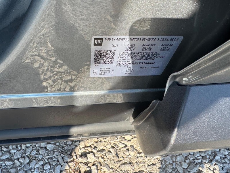 Chevrolet Equinox EV Vehicle Full-screen Gallery Image 17