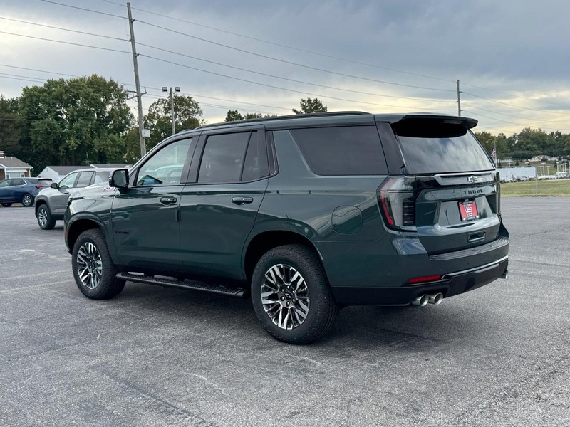 Chevrolet Tahoe Vehicle Full-screen Gallery Image 3