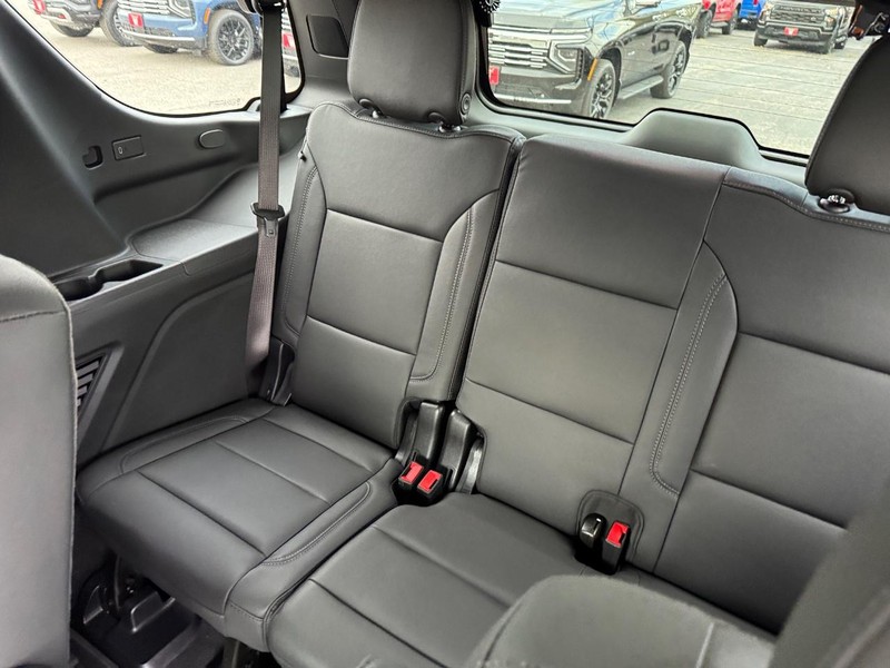 Chevrolet Tahoe Vehicle Full-screen Gallery Image 6