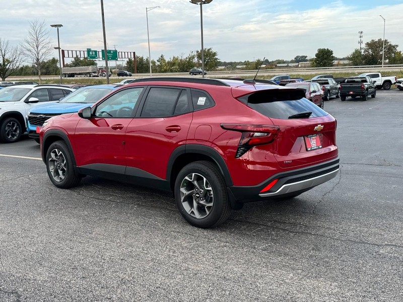 Chevrolet Trax Vehicle Full-screen Gallery Image 3