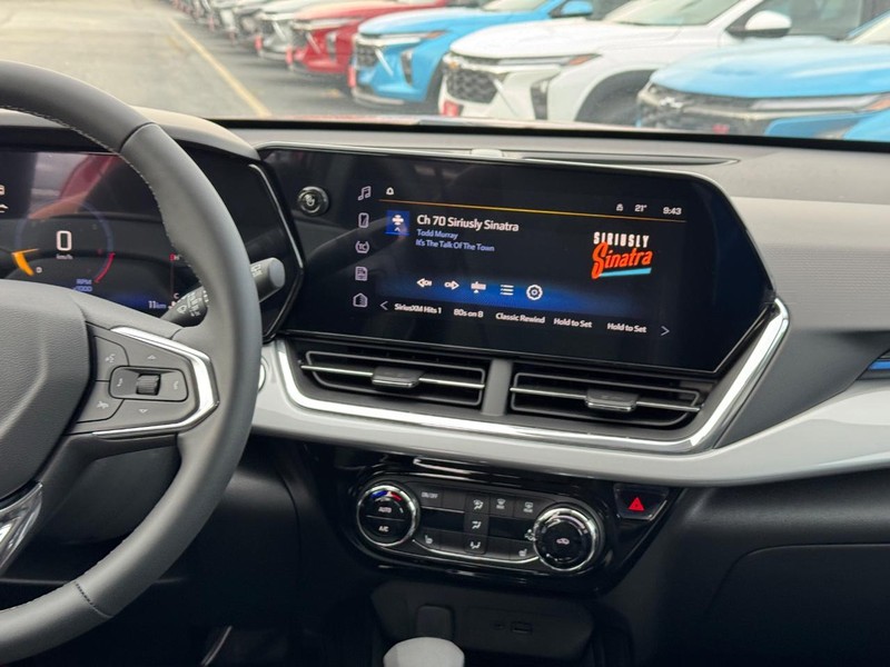 Chevrolet Trax Vehicle Full-screen Gallery Image 8