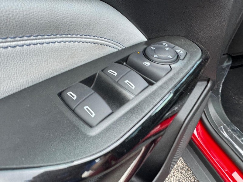 Chevrolet Trax Vehicle Full-screen Gallery Image 11