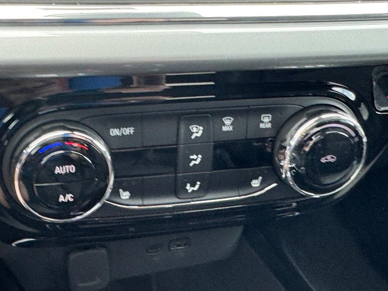 Chevrolet Trax Vehicle Full-screen Gallery Image 15