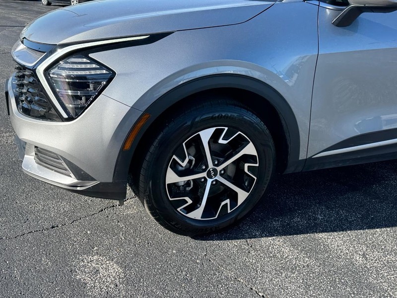 Kia Sportage Vehicle Full-screen Gallery Image 9