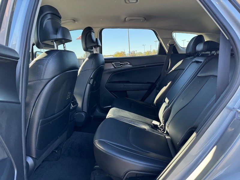 Kia Sportage Vehicle Full-screen Gallery Image 10