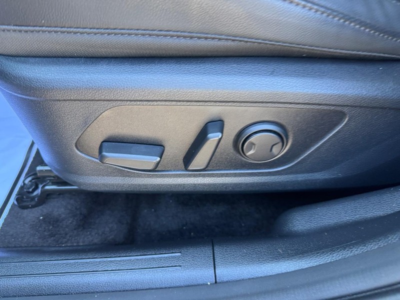 Kia Sportage Vehicle Full-screen Gallery Image 15