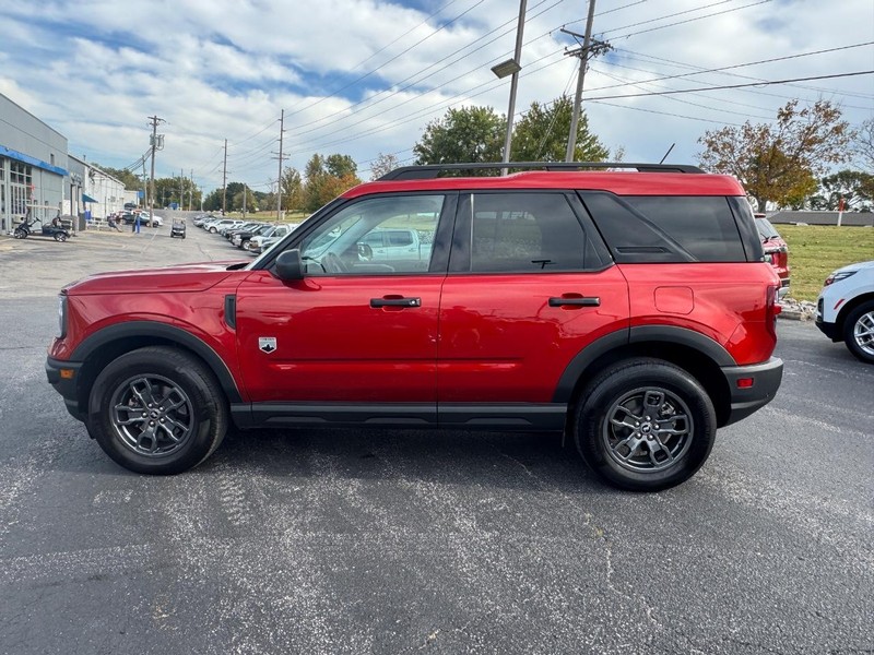 Ford Bronco Sport Vehicle Full-screen Gallery Image 2