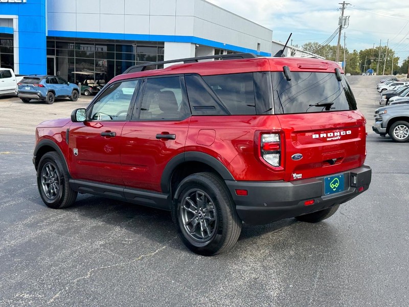 Ford Bronco Sport Vehicle Full-screen Gallery Image 3