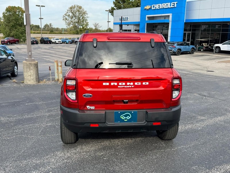Ford Bronco Sport Vehicle Full-screen Gallery Image 4