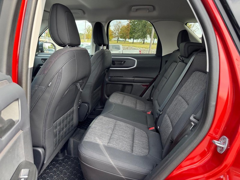 Ford Bronco Sport Vehicle Full-screen Gallery Image 10