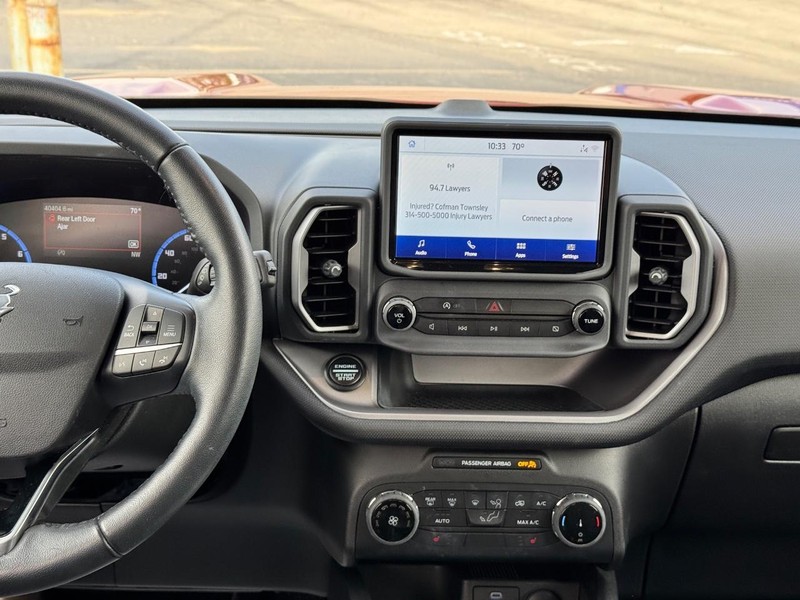 Ford Bronco Sport Vehicle Full-screen Gallery Image 13