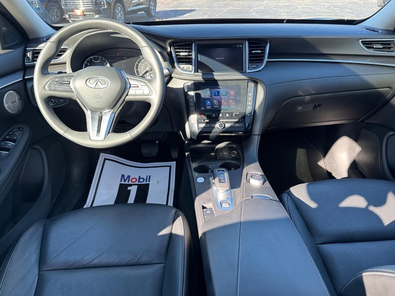 INFINITI QX50 Vehicle Full-screen Gallery Image 12