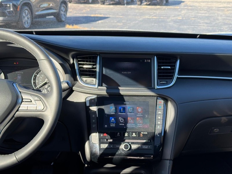 INFINITI QX50 Vehicle Full-screen Gallery Image 14
