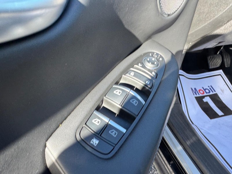 INFINITI QX50 Vehicle Full-screen Gallery Image 16