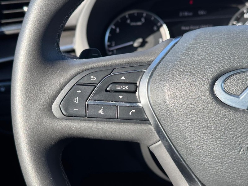 INFINITI QX50 Vehicle Full-screen Gallery Image 19